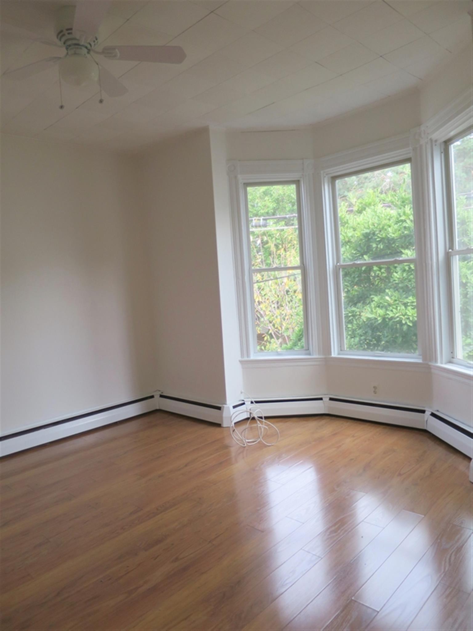 41 Hinkley St, Magoun Square