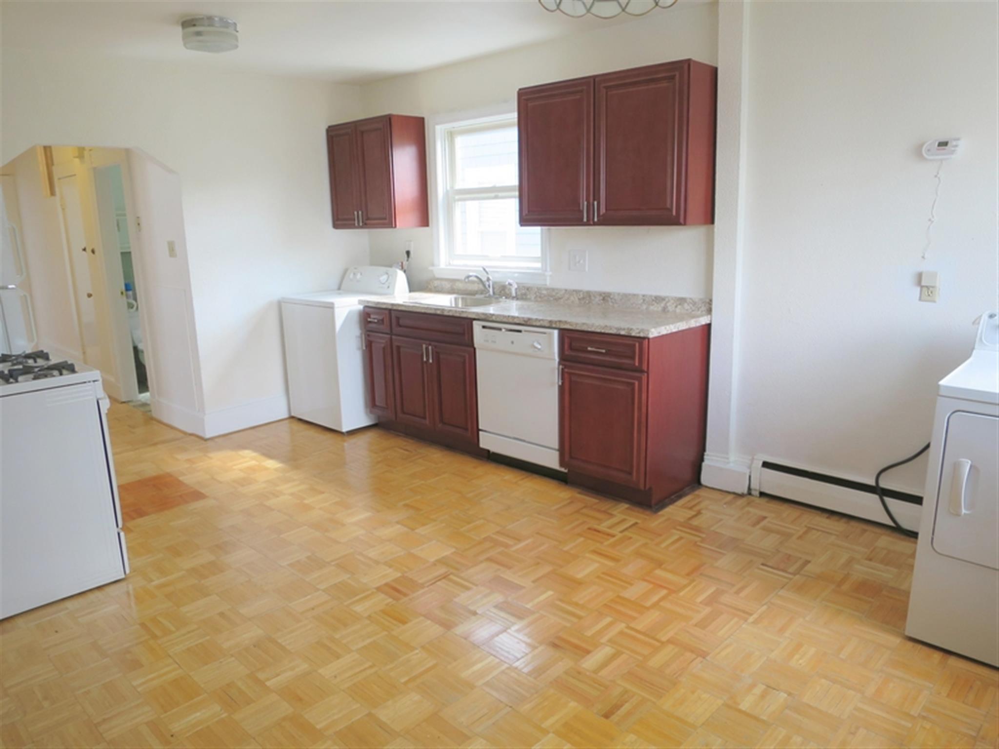 41 Hinckley St, Magoun Square