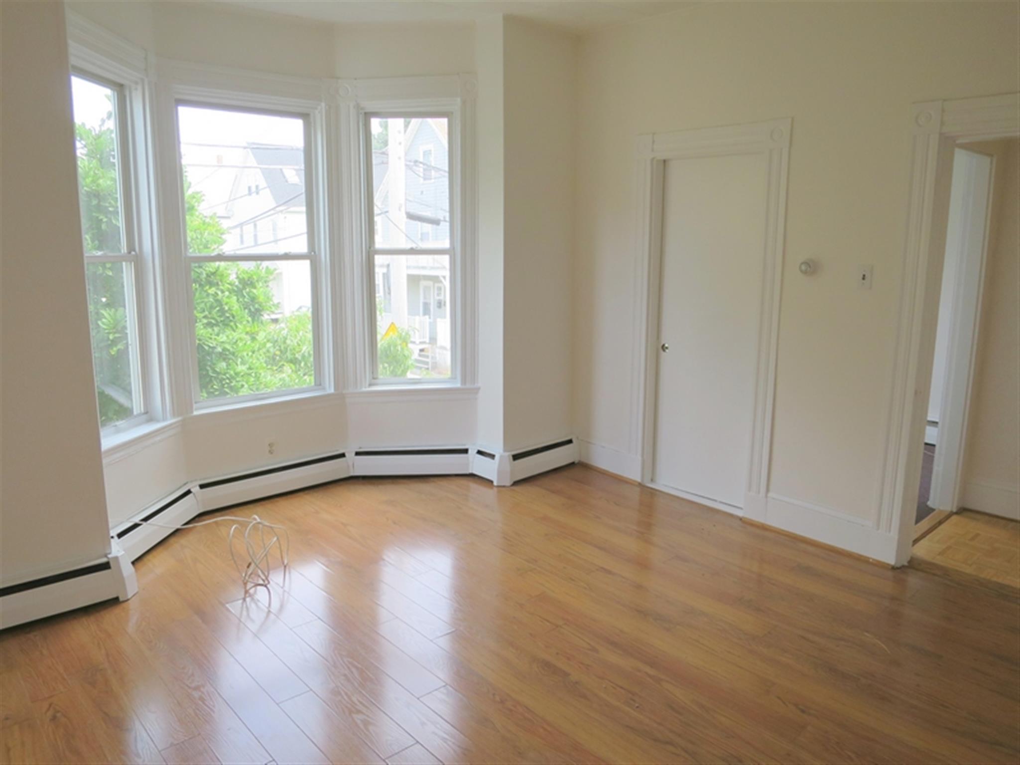 41 Hinckley St, Magoun Square