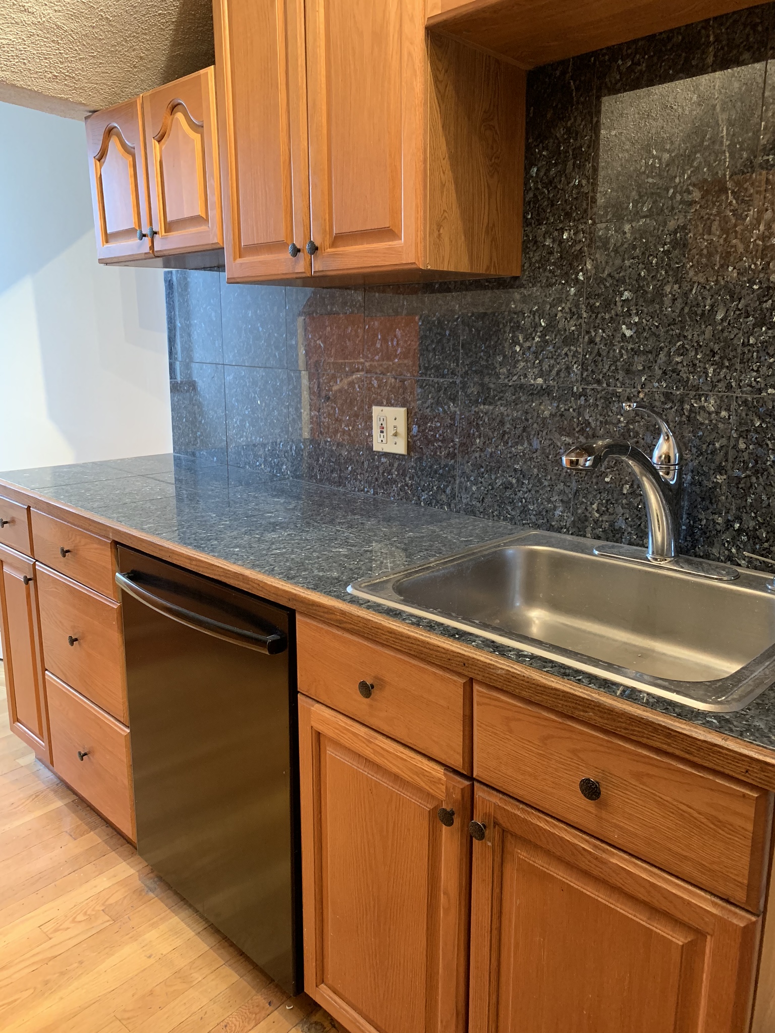 22 Main St, Charlestown