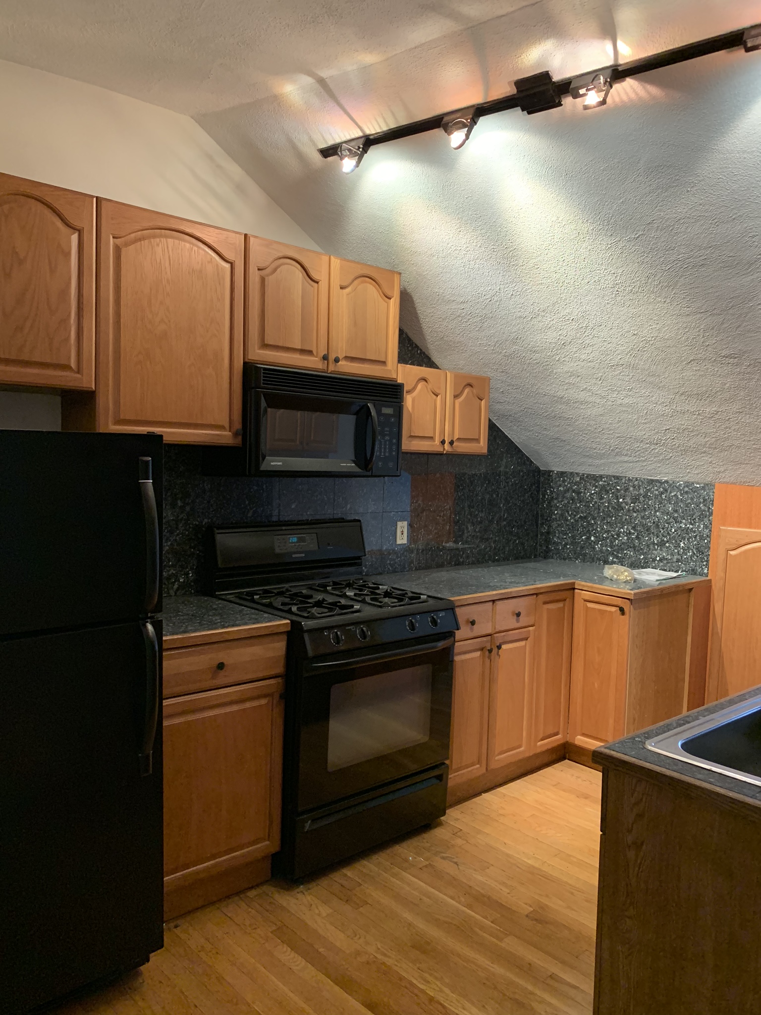 22 Main St, Charlestown