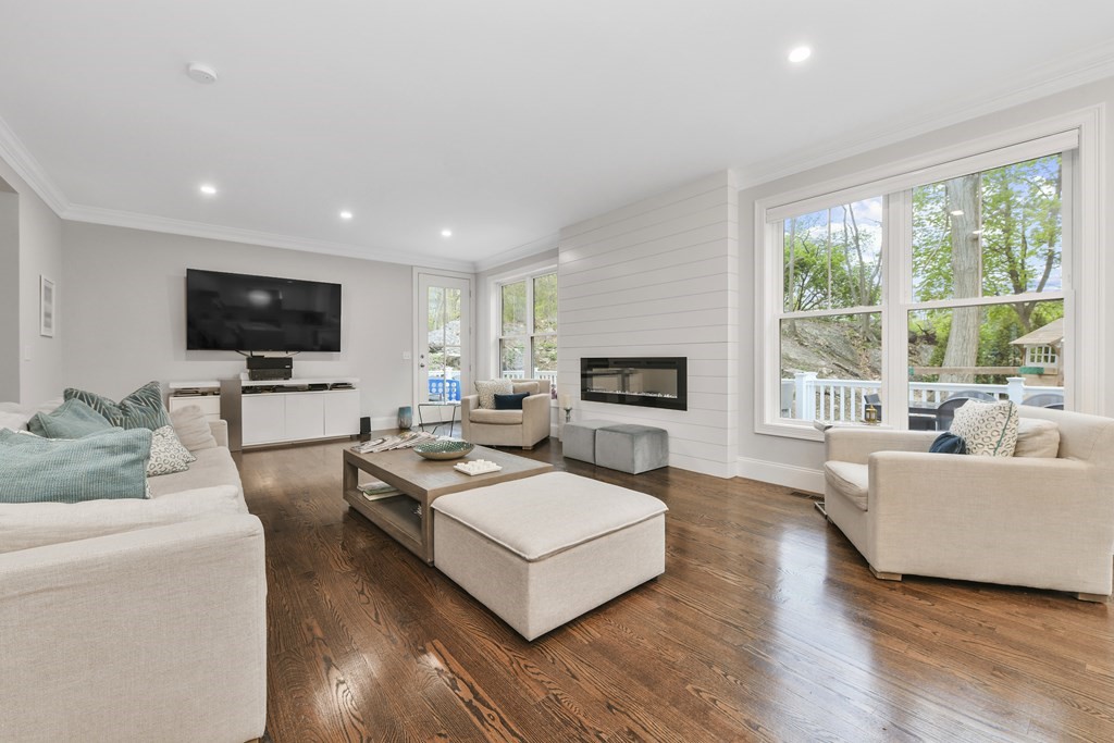 22 Moody St, Newton