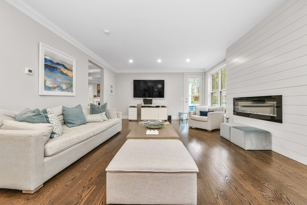 22 Moody St, Newton
