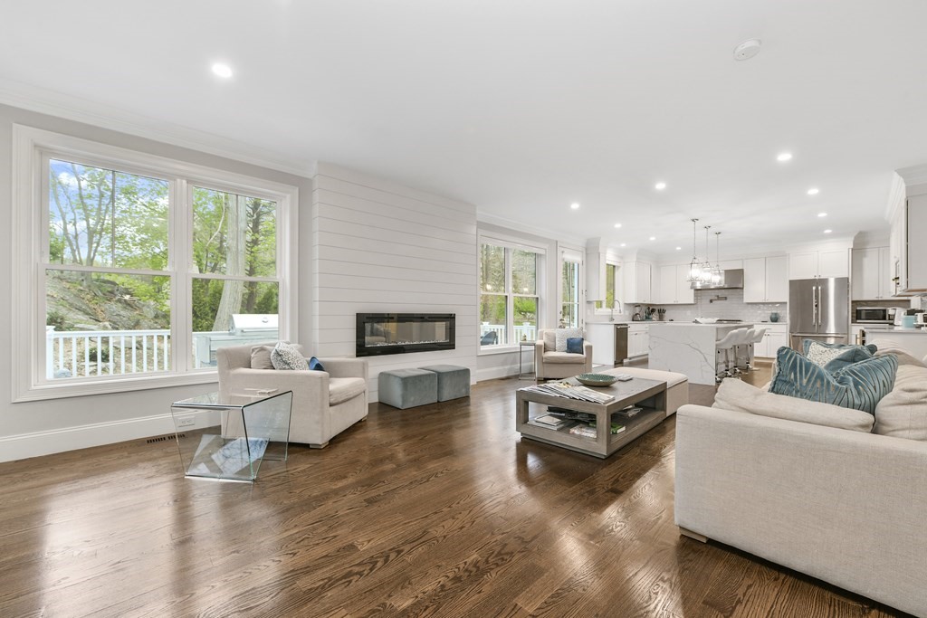 22 Moody St, Newton
