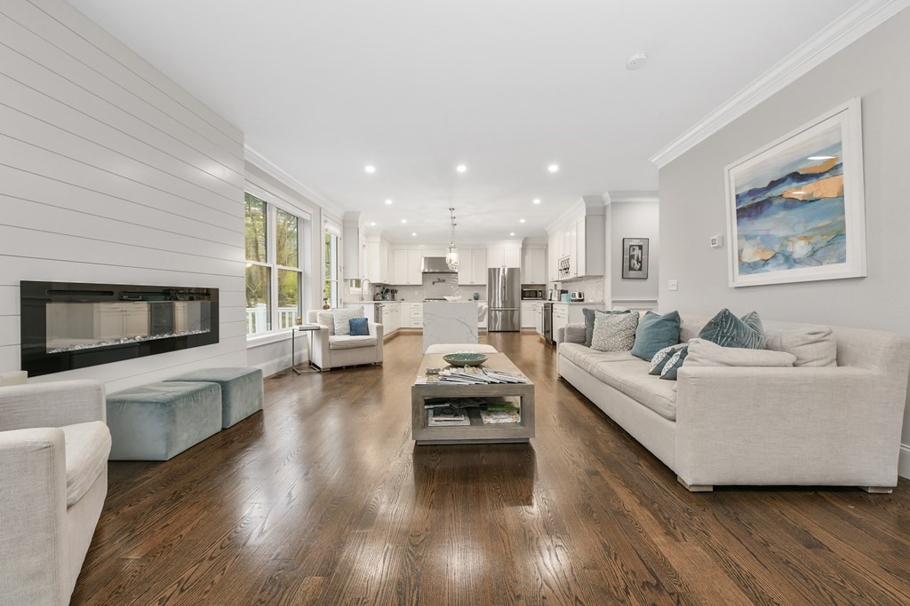 22 Moody St, Newton