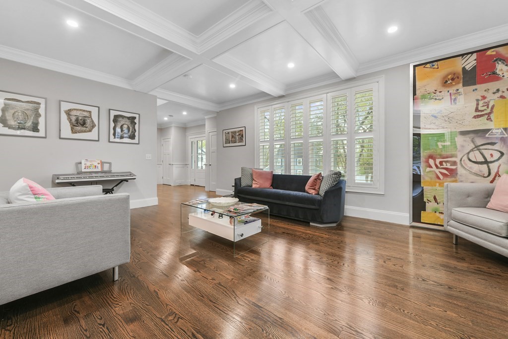 22 Moody St, Newton