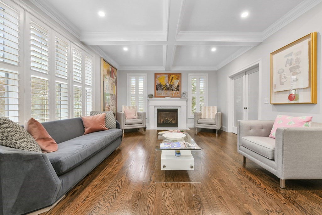22 Moody St, Newton