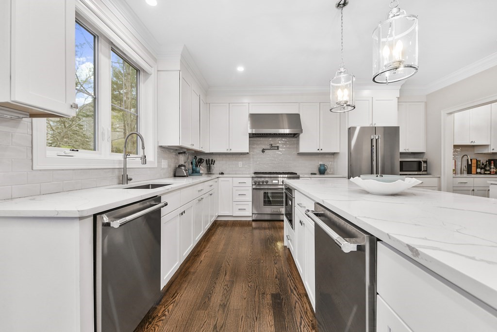 22 Moody St, Newton