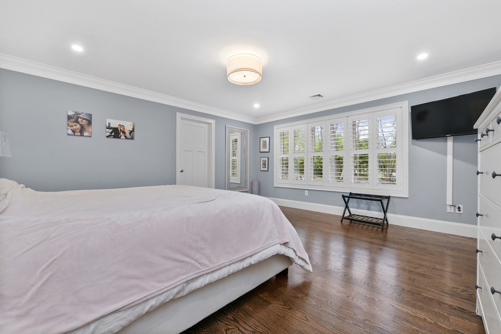 22 Moody St, Newton