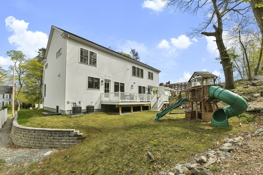 22 Moody St, Newton