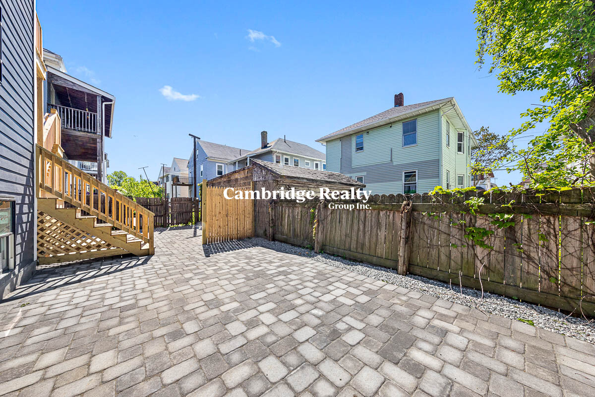 62 Bradbury Ave, Medford