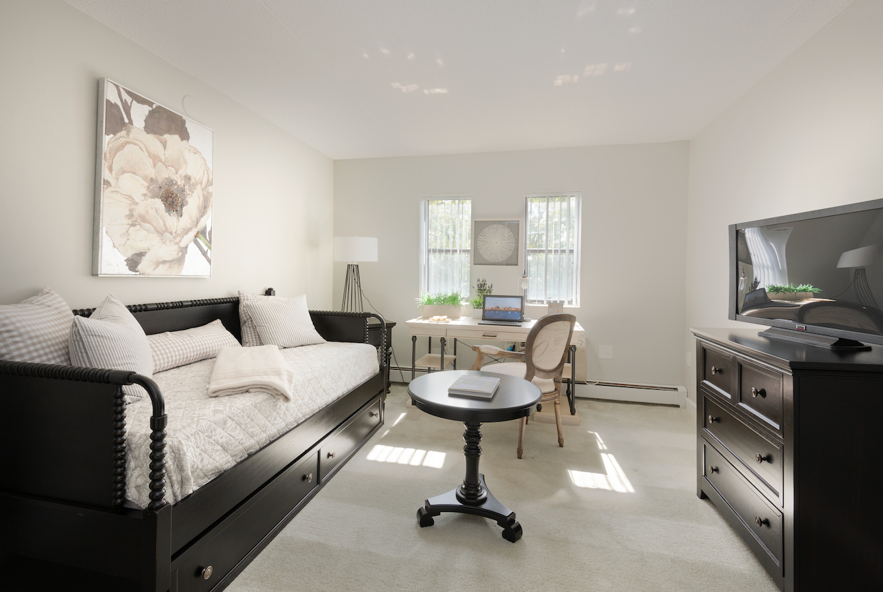 211 Kennedy Dr, Malden