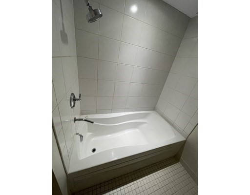 88 Kingston St, Downtown