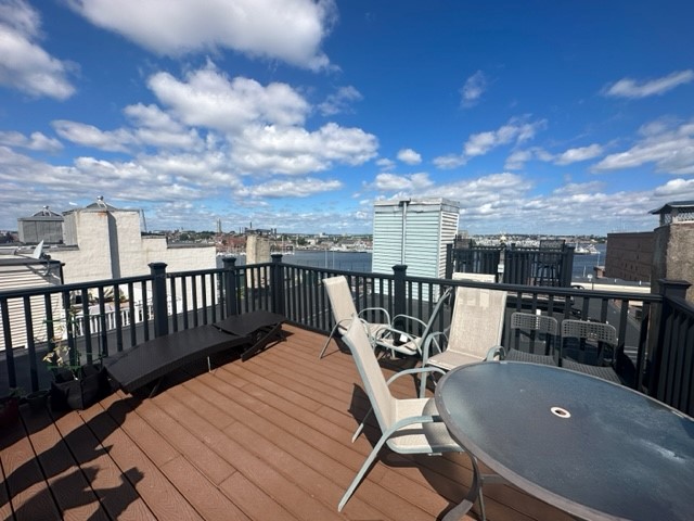 57 Charter St, North End