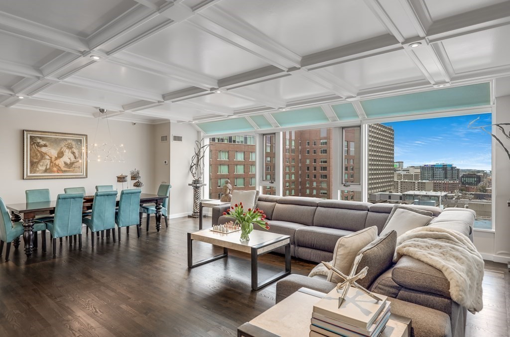 220 Boylston St, Back Bay