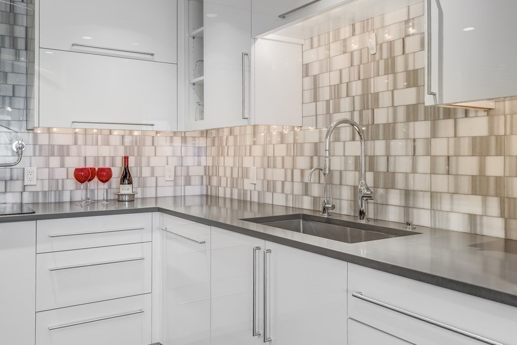 220 Boylston St, Back Bay