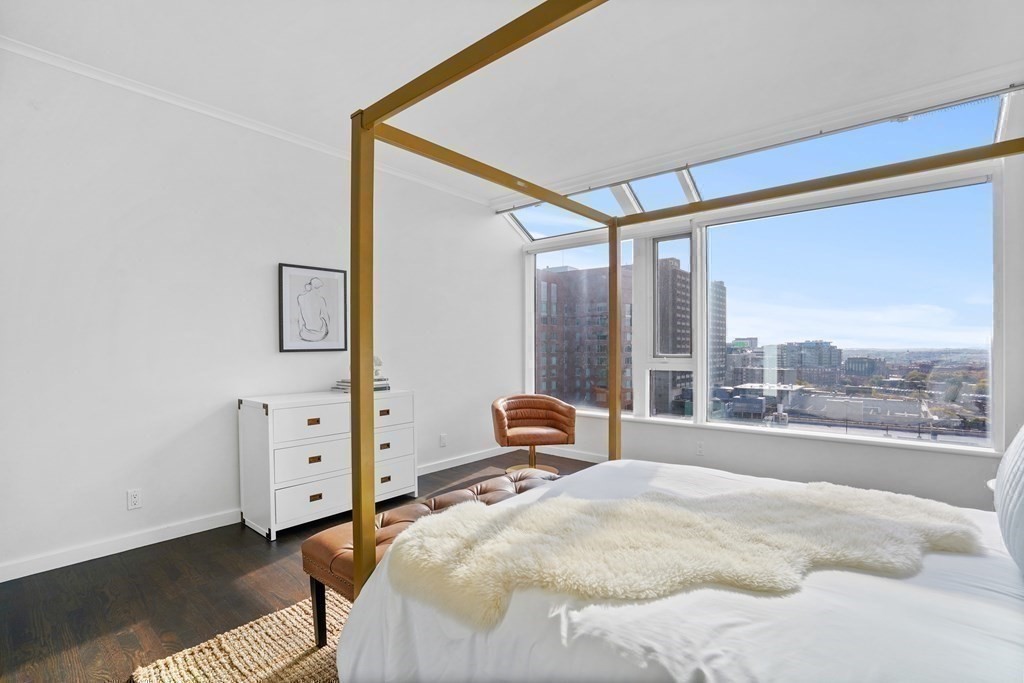 220 Boylston St, Back Bay