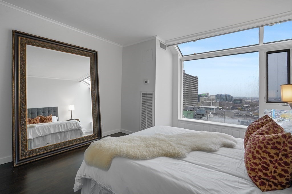 220 Boylston St, Back Bay