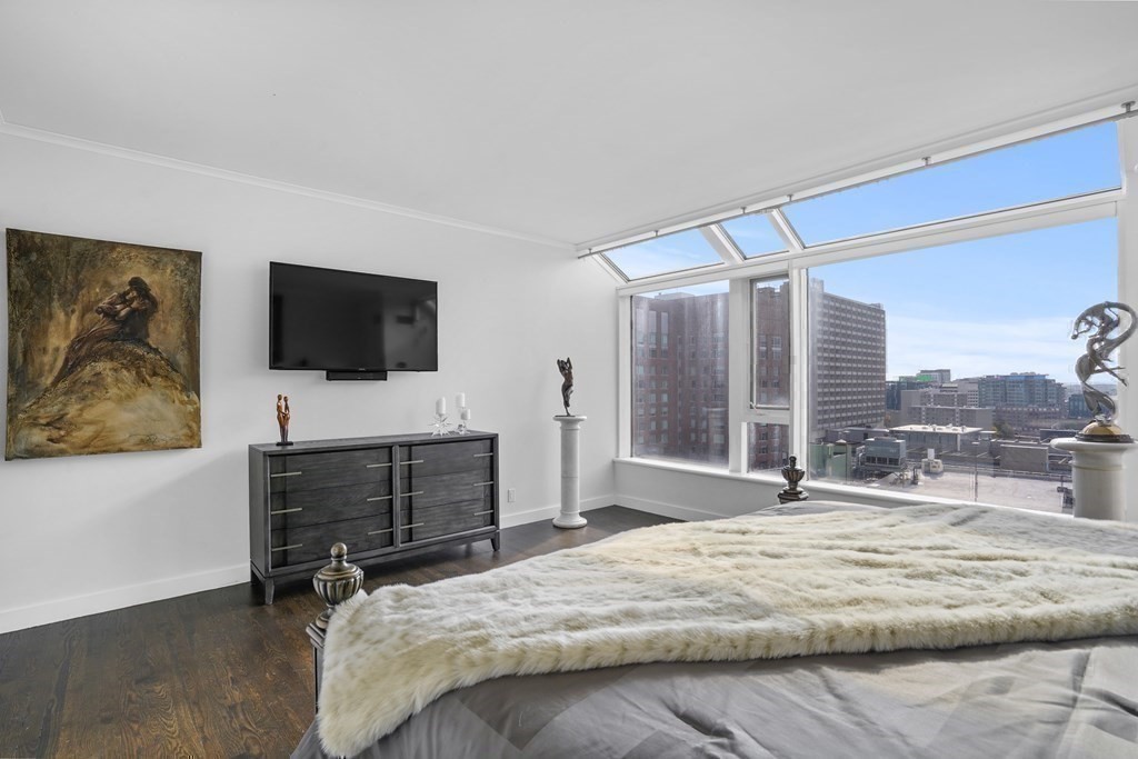 220 Boylston St, Back Bay