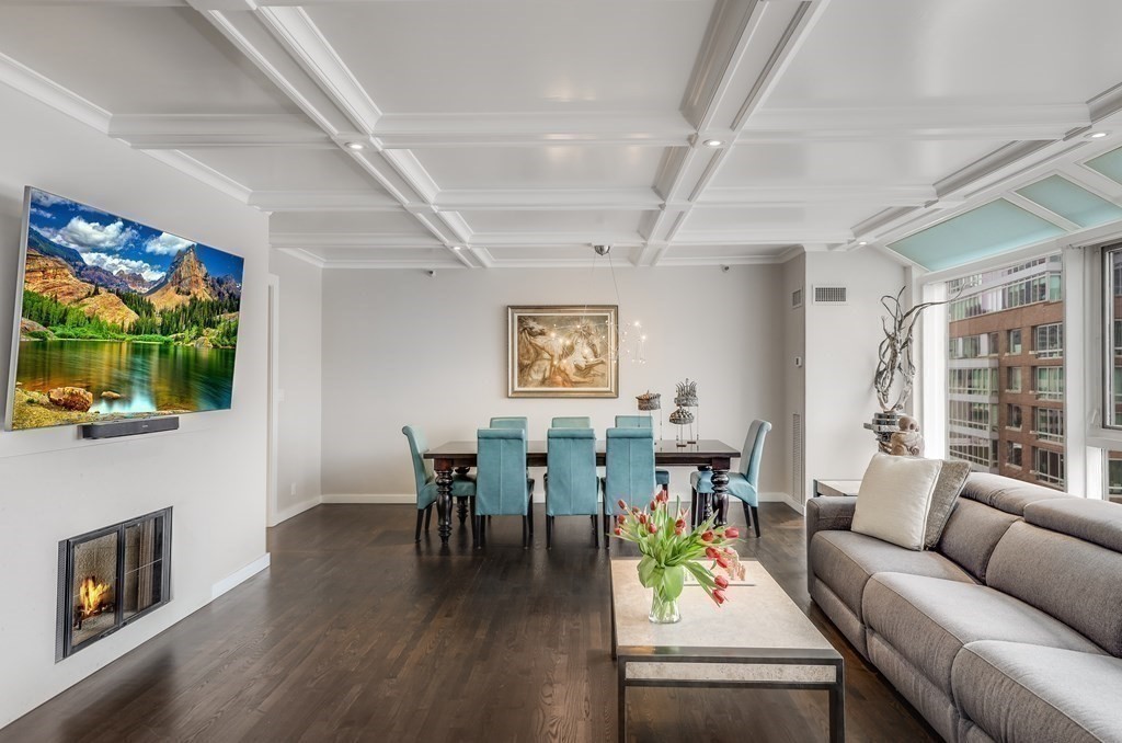 220 Boylston St, Back Bay