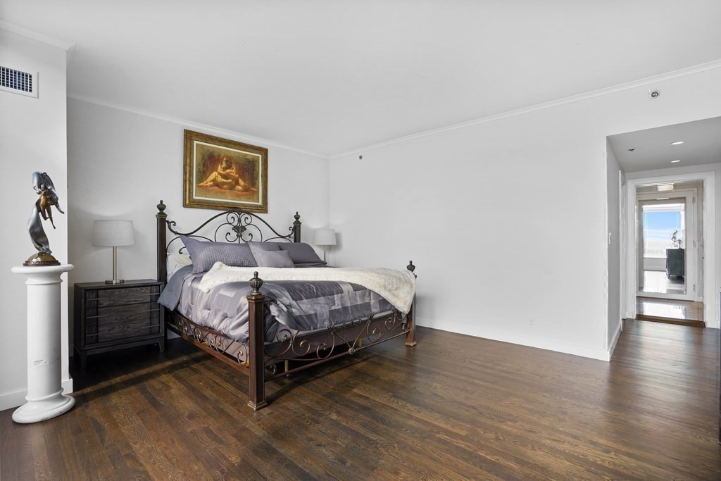 220 Boylston St, Back Bay