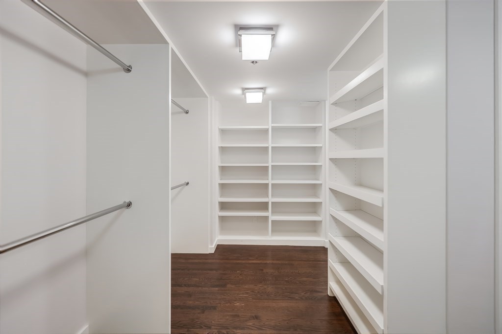 220 Boylston St, Back Bay