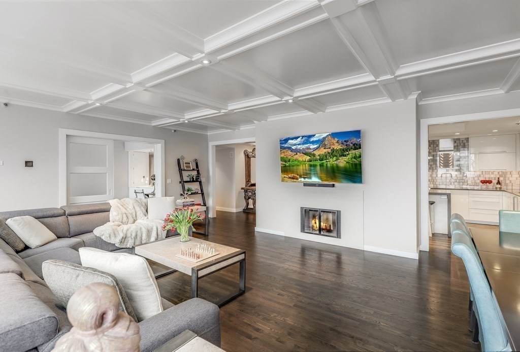 220 Boylston St, Back Bay