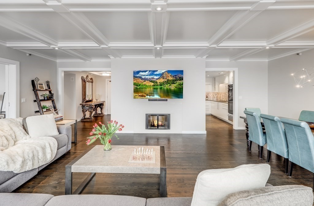 220 Boylston St, Back Bay