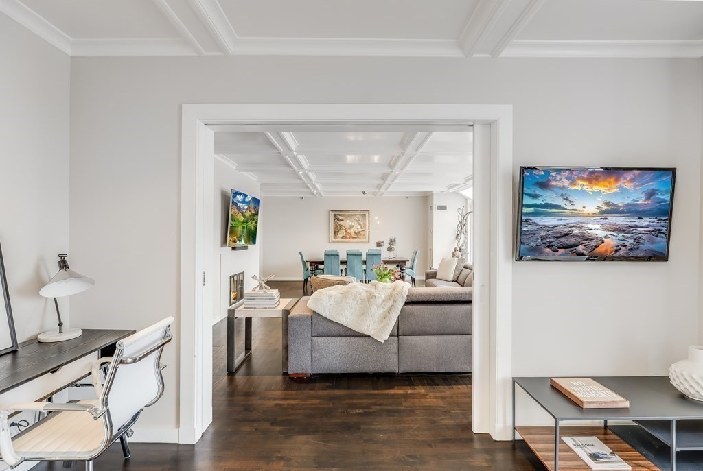 220 Boylston St, Back Bay