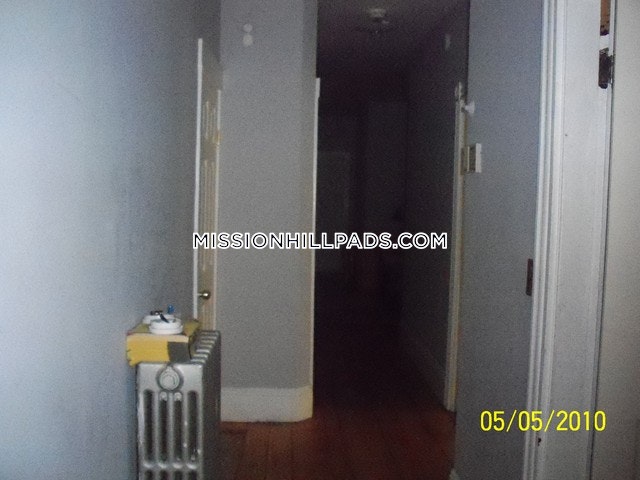 59 Hillside St, Mission Hill