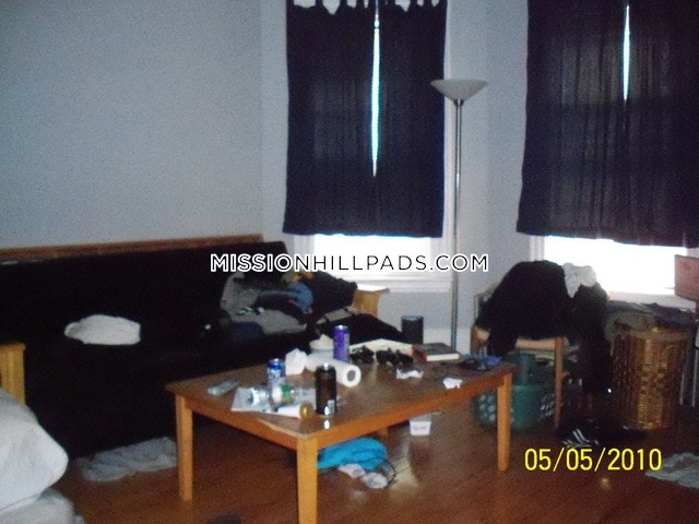 59 Hillside St, Mission Hill