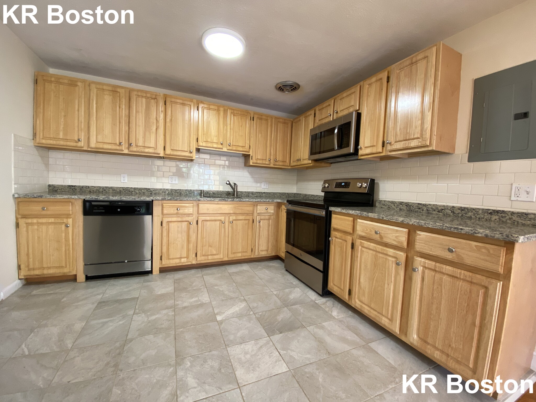 222 Babcock St, Longwood