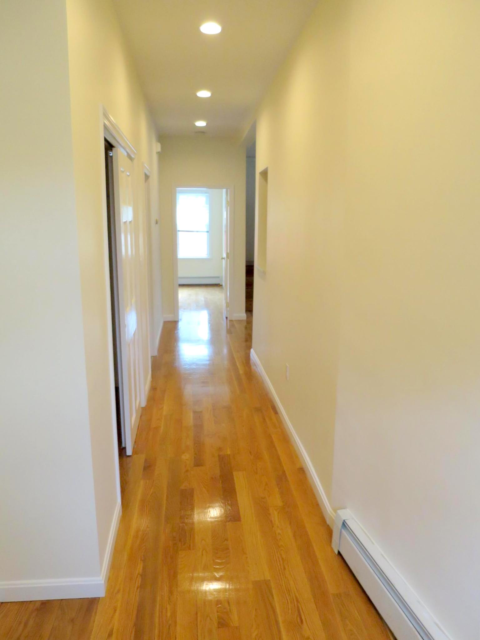 94 Highland Ave, Prospect Hill