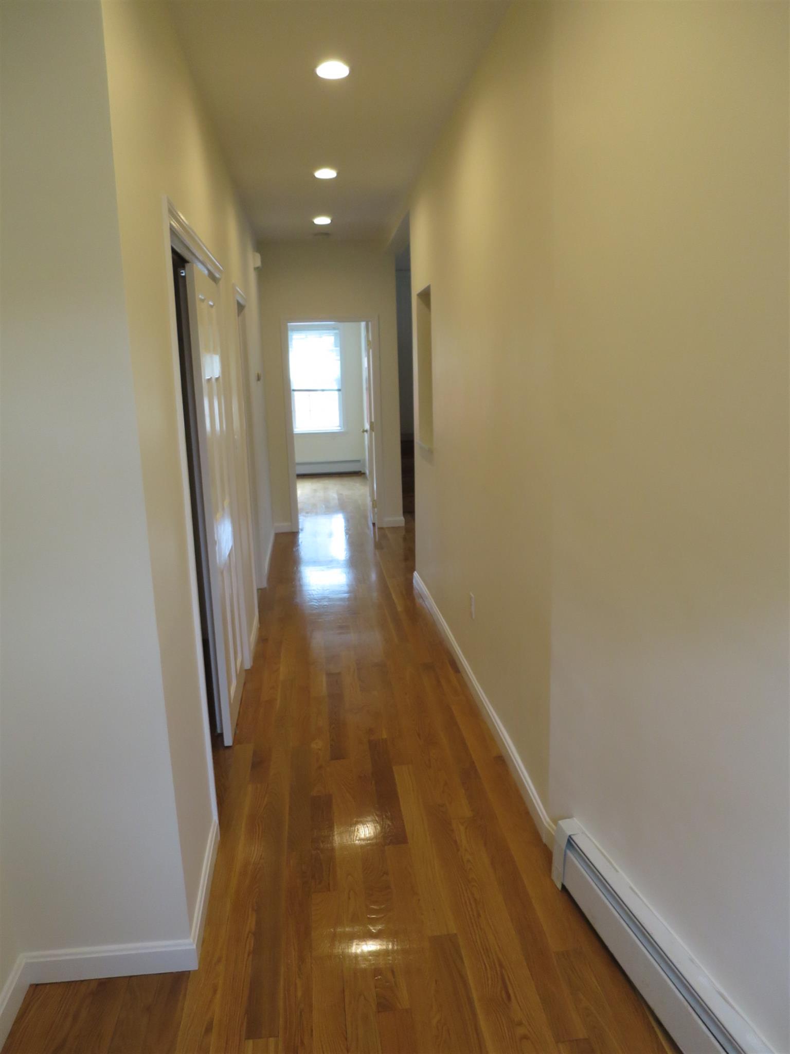 94 Highland Ave, Prospect Hill