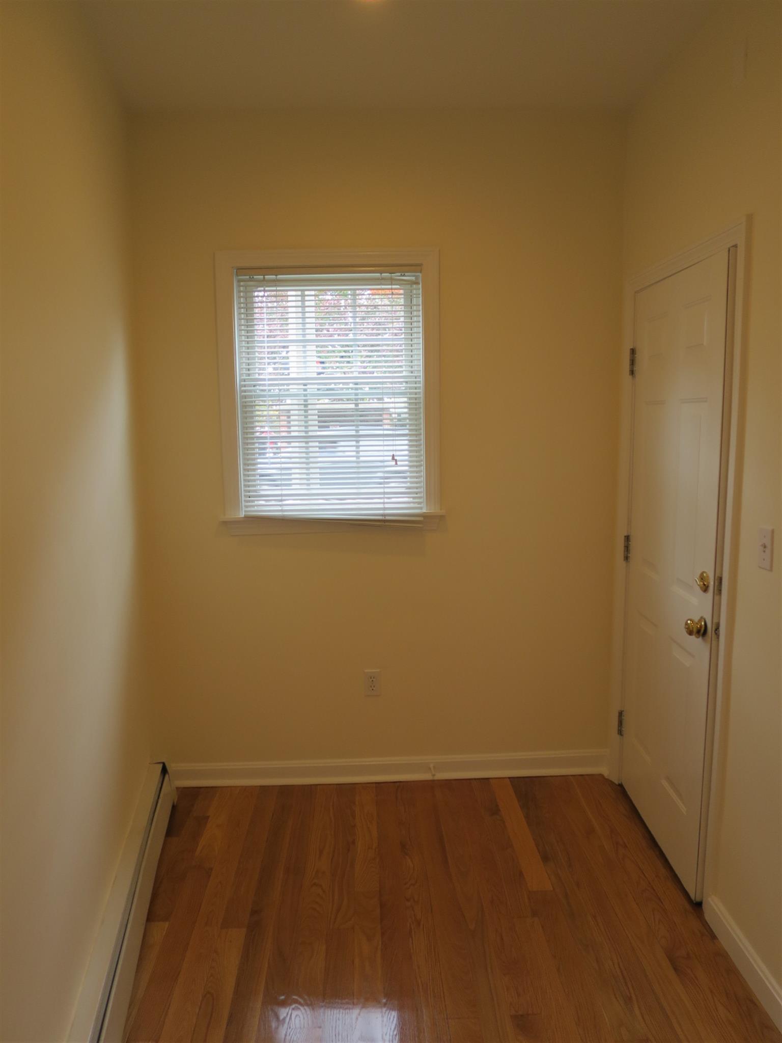 94 Highland Ave, Prospect Hill