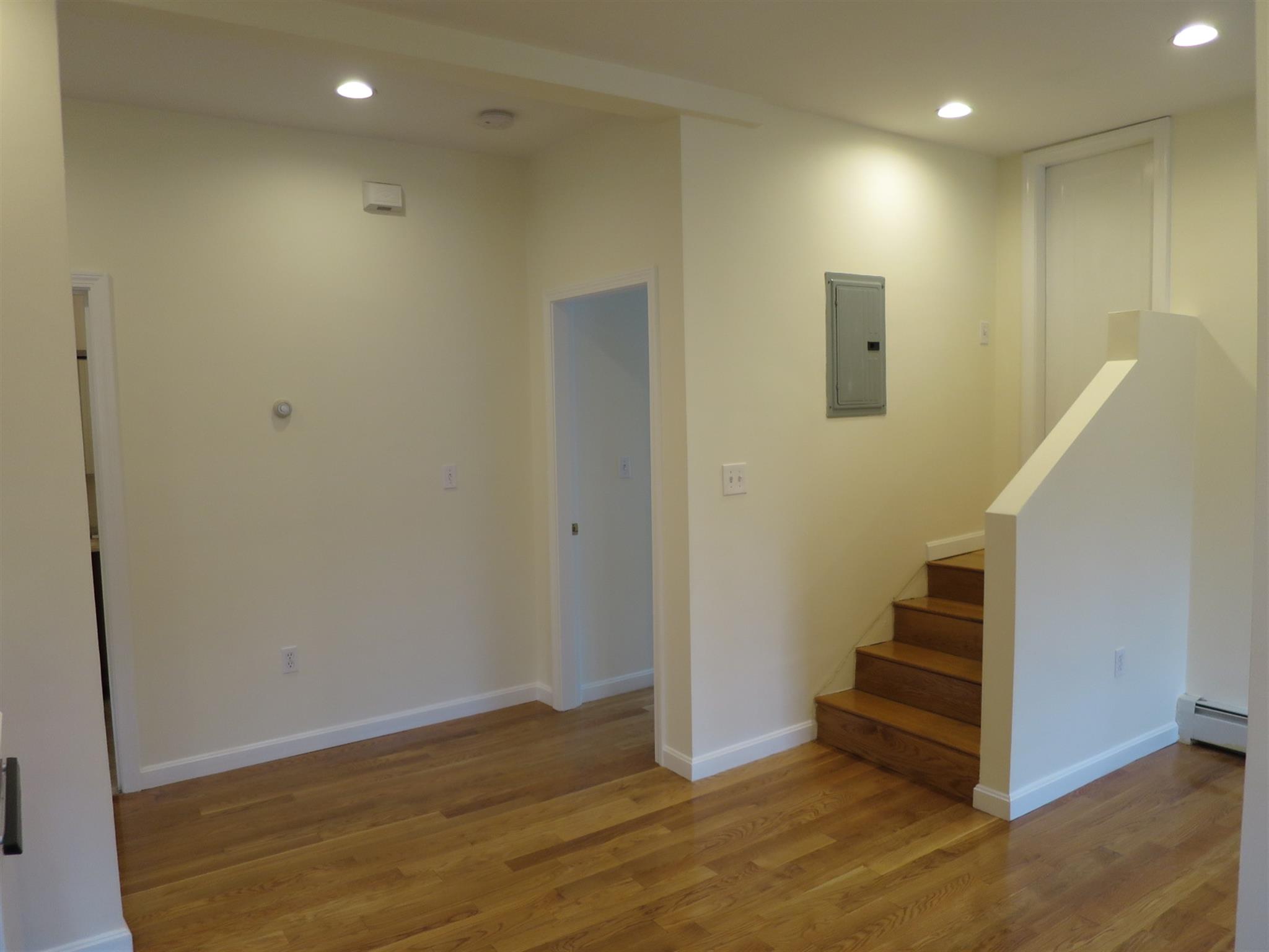 94 Highland Ave, Prospect Hill