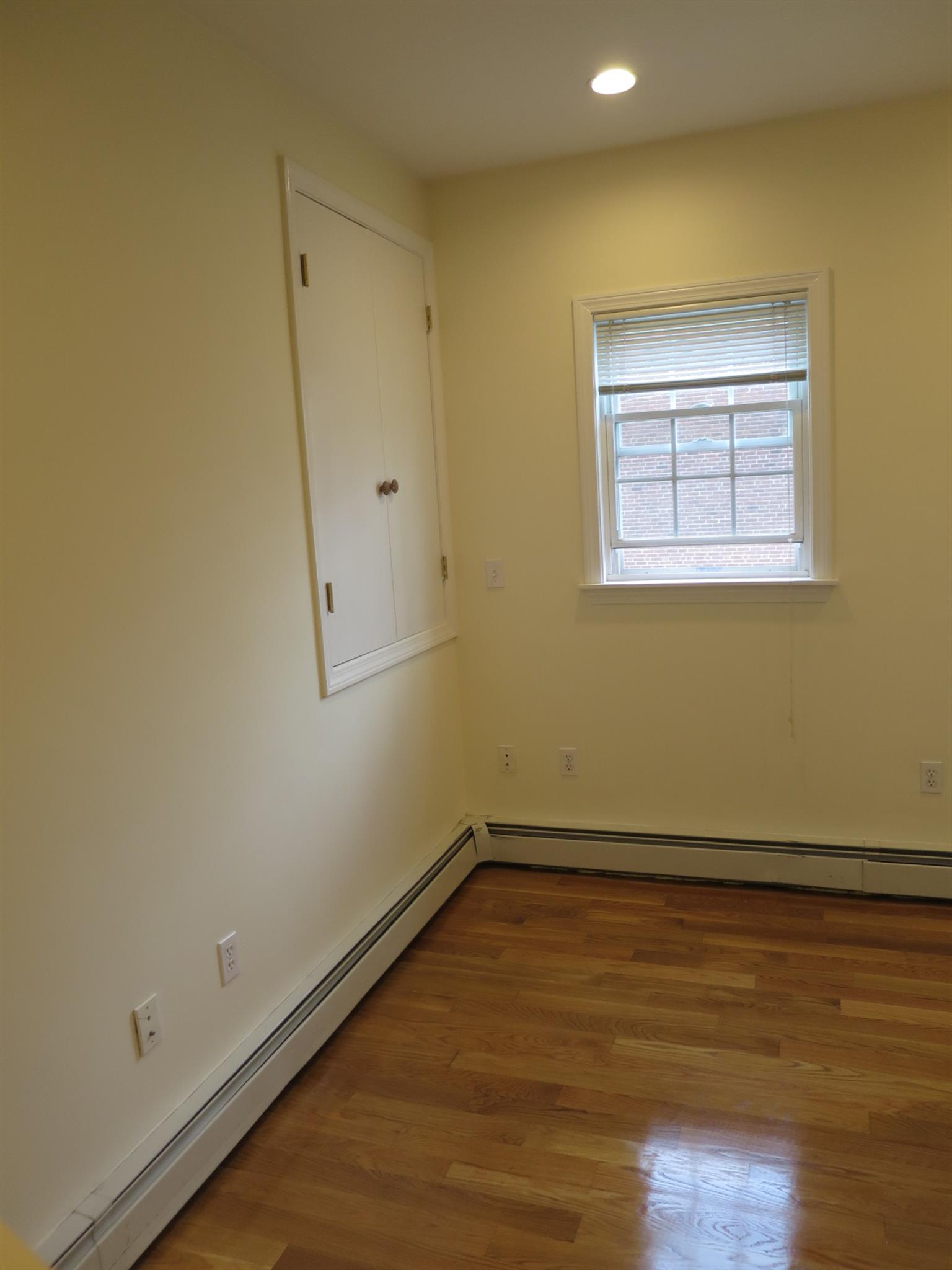 94 Highland Ave, Prospect Hill