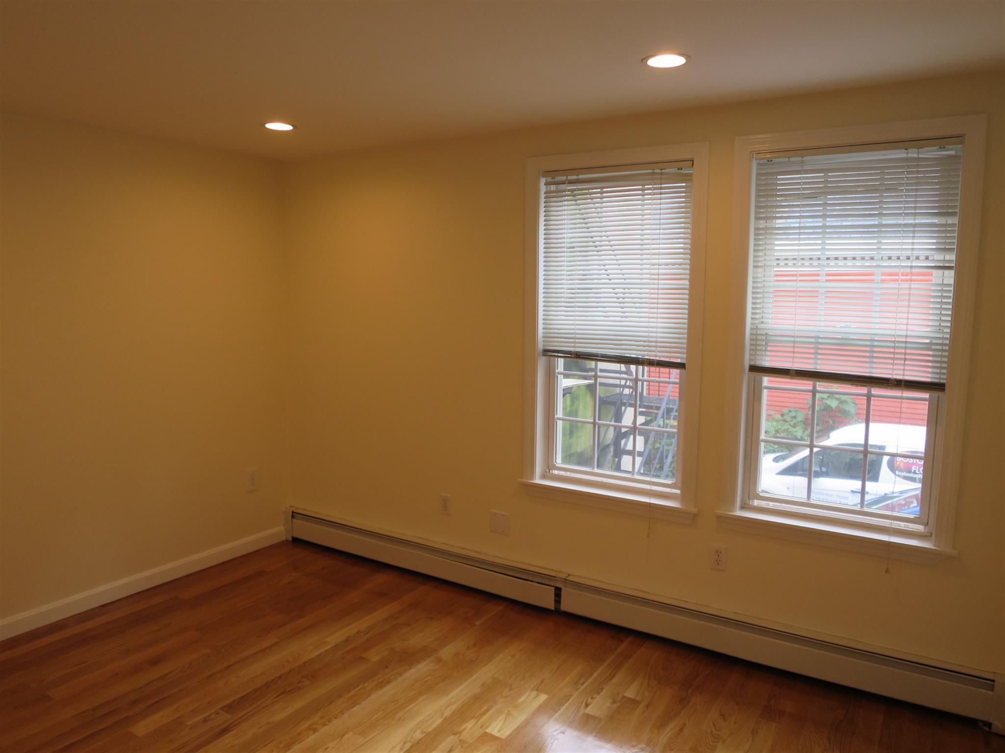 94 Highland Ave, Prospect Hill