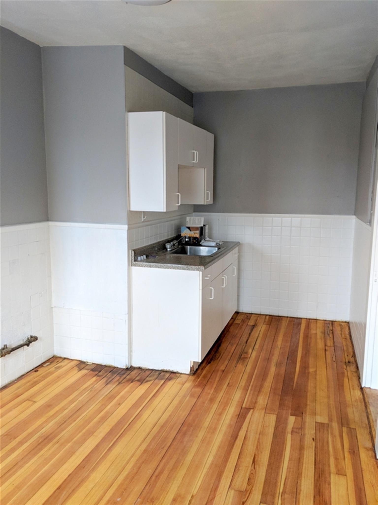 597 Broadway, Ball Square