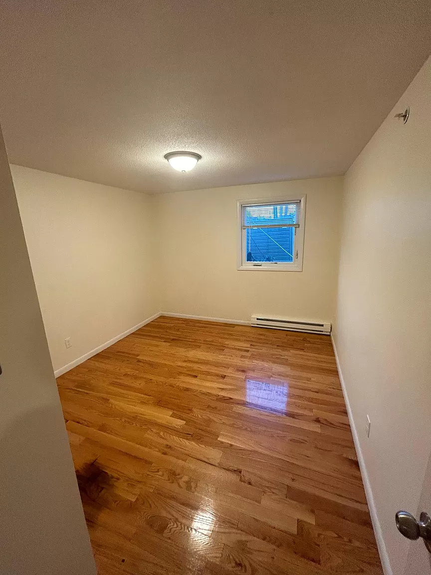 520 Main St, Banks Square