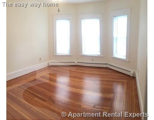 52 Simpson Ave, Davis Square