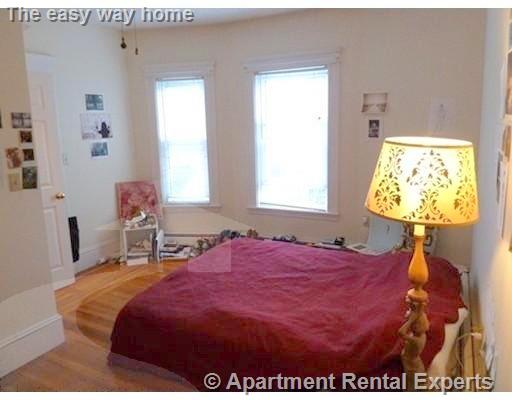 52 Simpson Ave, Davis Square