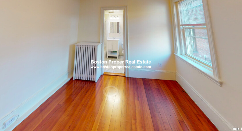 227 Newbury St, Back Bay