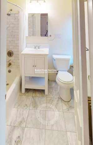 227 Newbury St, Back Bay