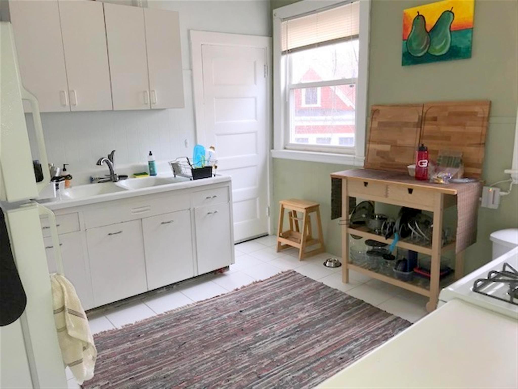 81 College Ave, Davis Square