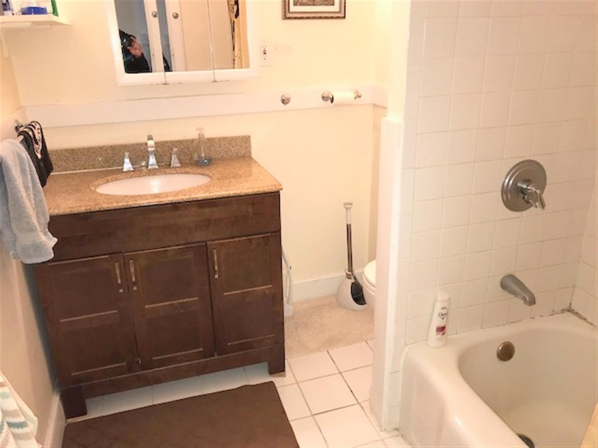 81 College Ave, Davis Square