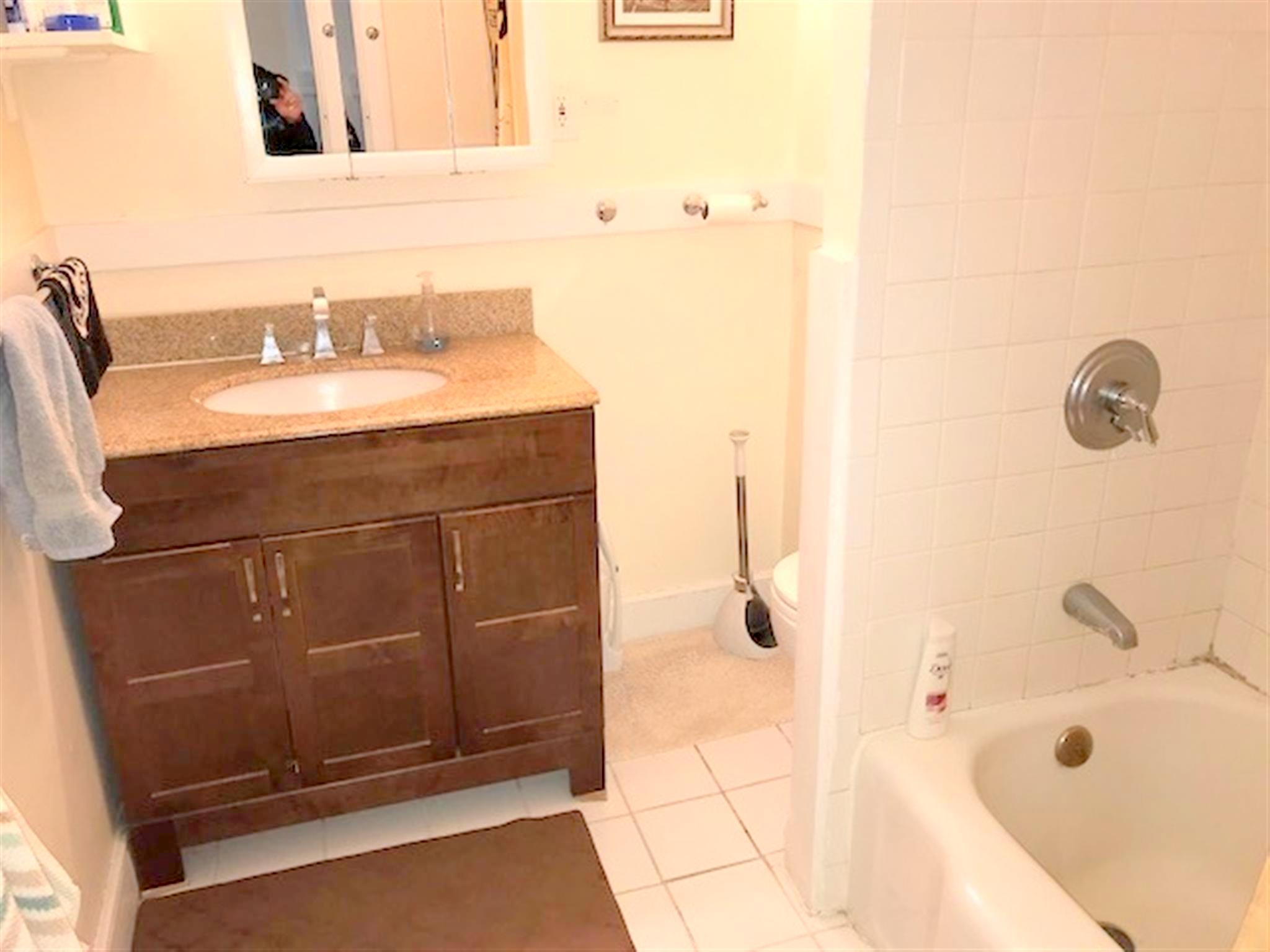 81 College Ave, Davis Square