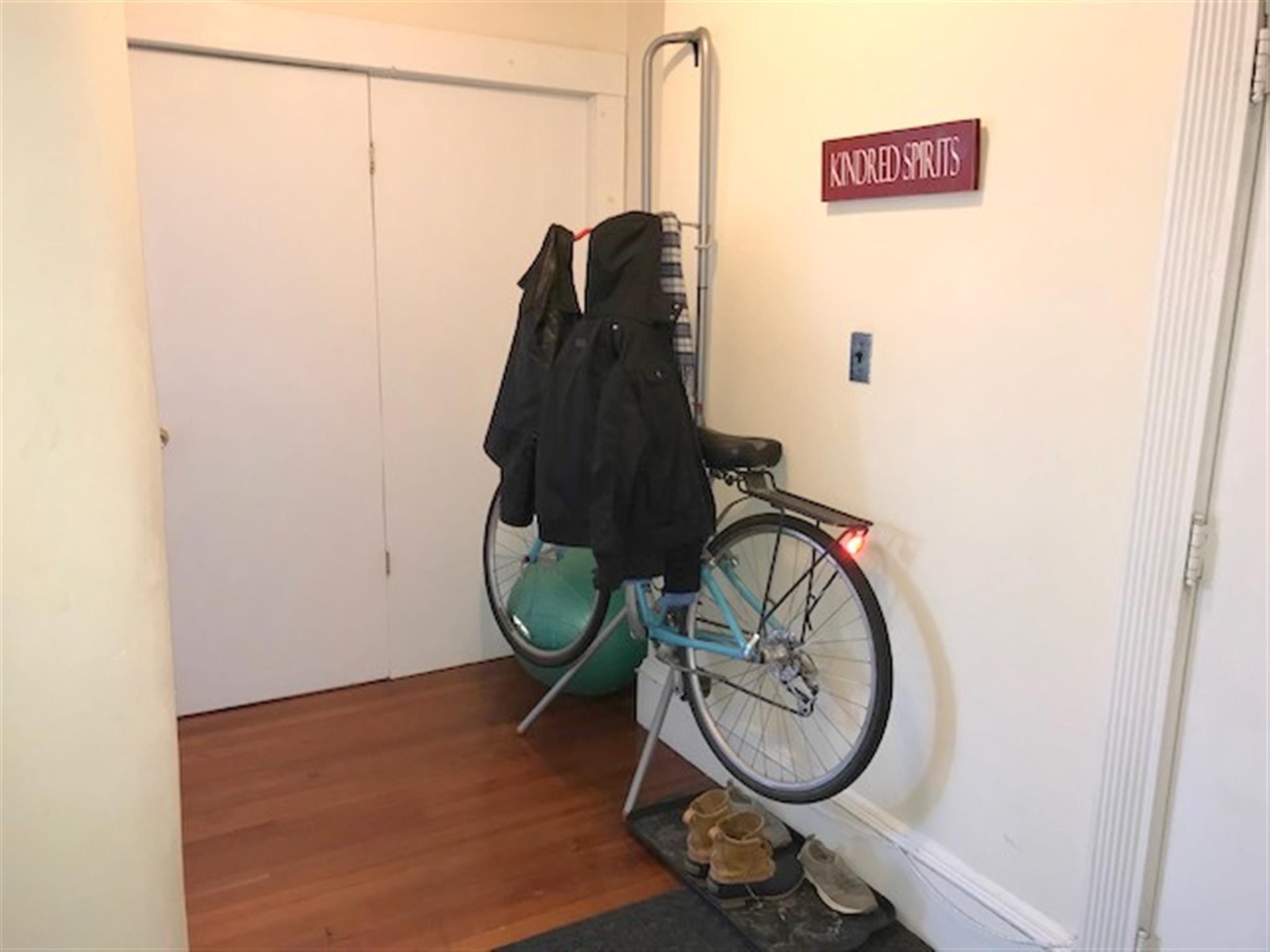 81 College Ave, Davis Square