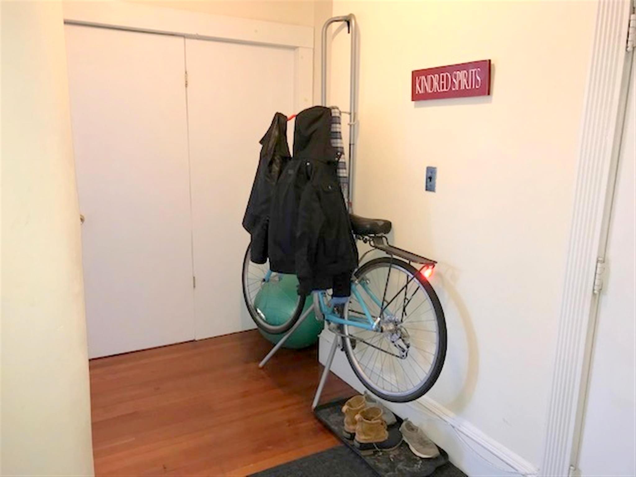 81 College Ave, Davis Square