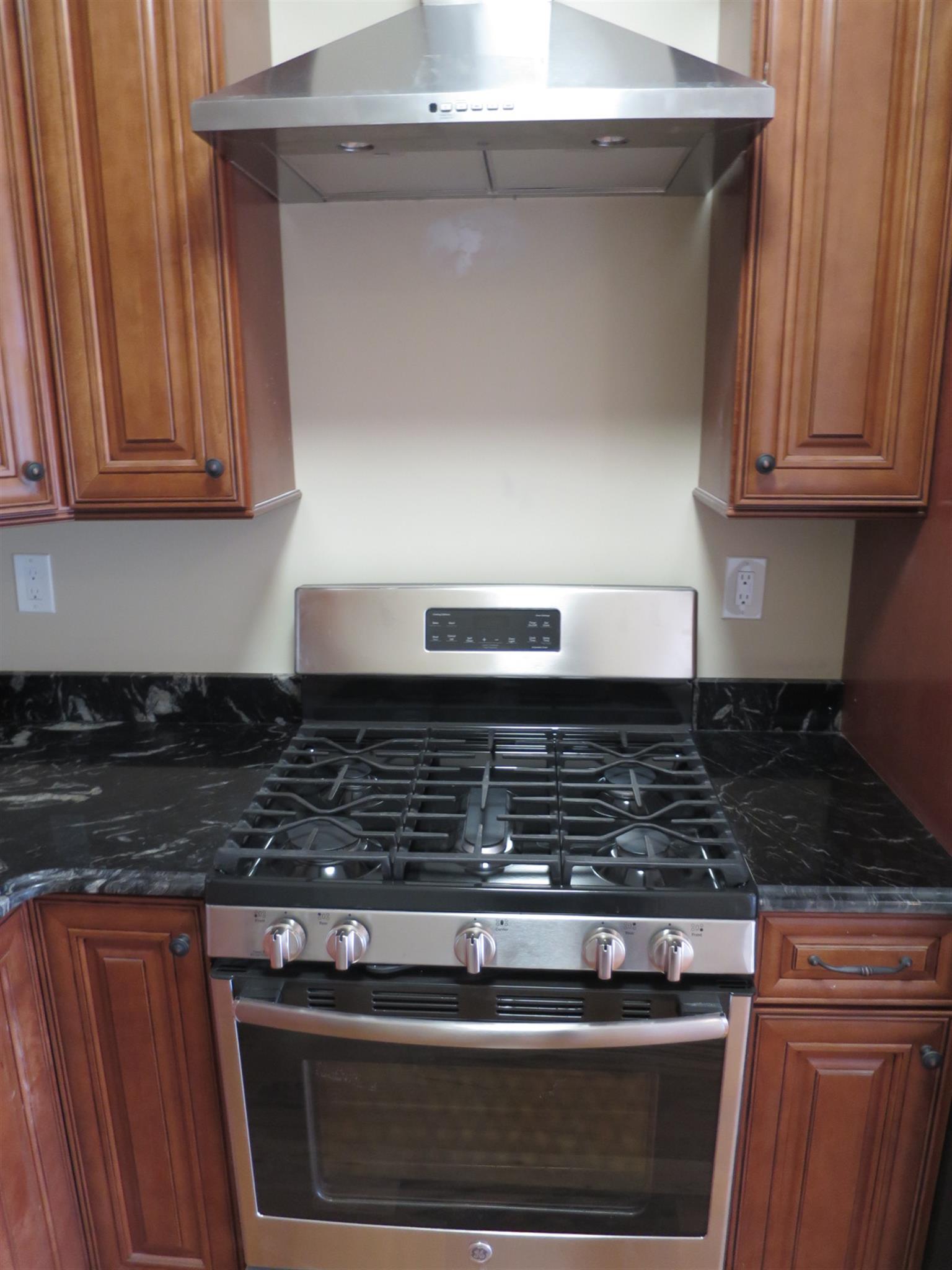 1121 Broadway, Teele Square